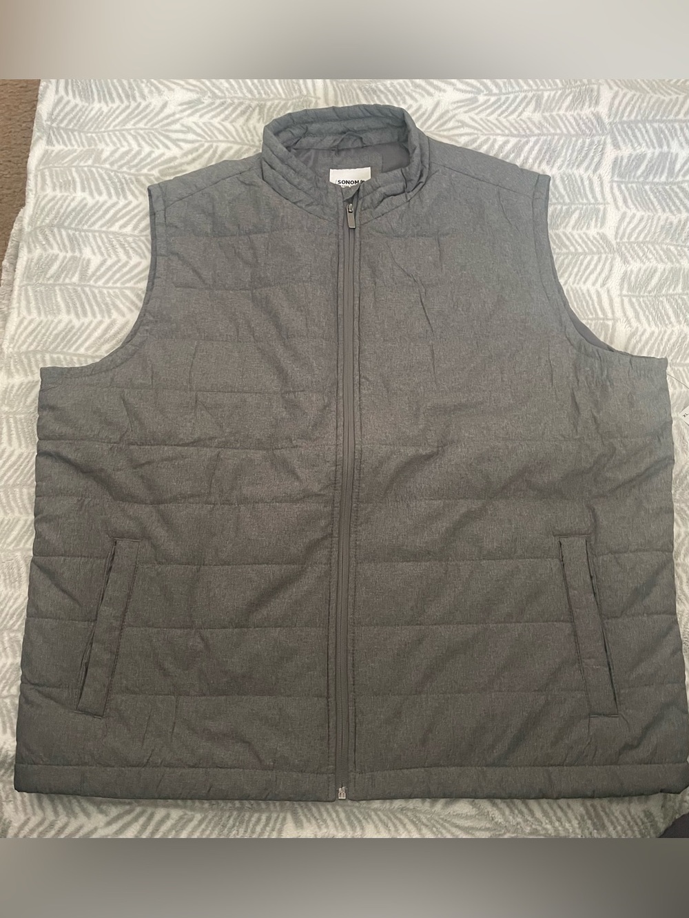 Sonoma men’s gray vest size XL.